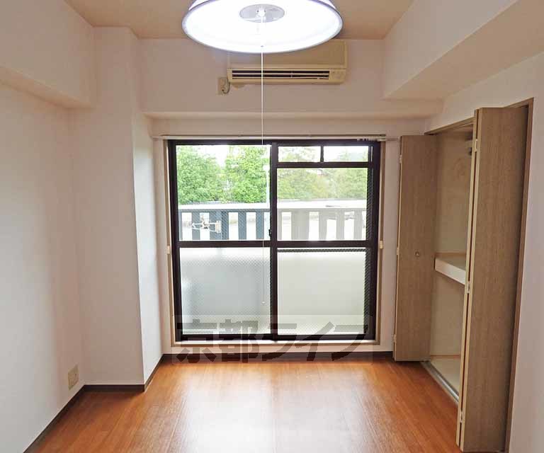 居室・リビング　綺麗なお部屋です。