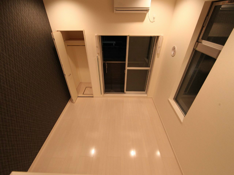 その他設備　洋室6.29帖  上階ロフト5.86帖　エアコン付