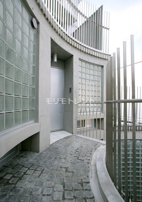 玄関　共用廊下