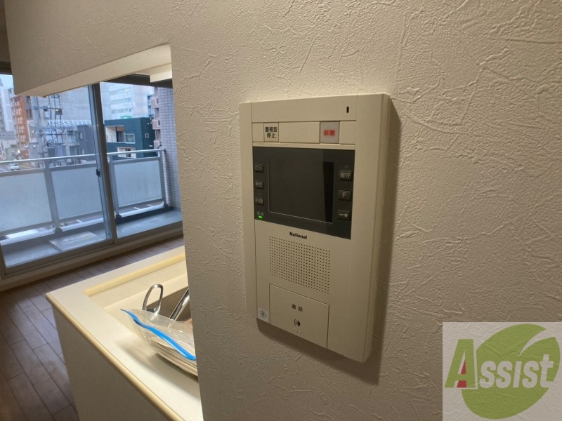 セキュリティ　ＴＶモニター付インターホンです。来客者の顔が見えるので安心！