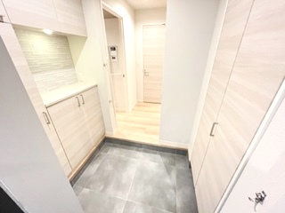 玄関　※同メーカー施工の他物件