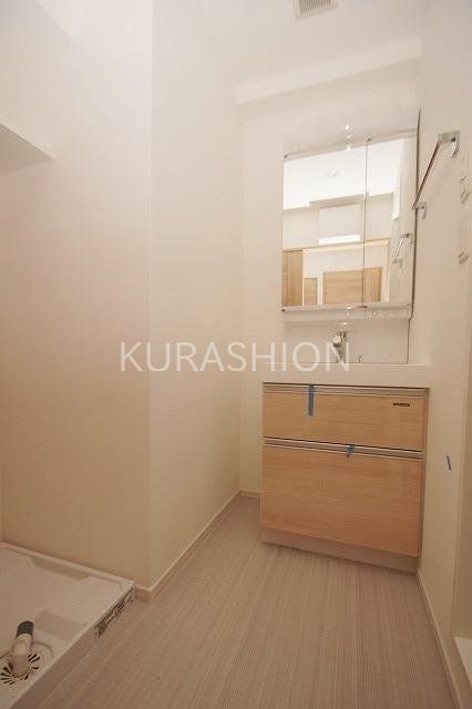 洗面設備　※同型シリーズ参考写真