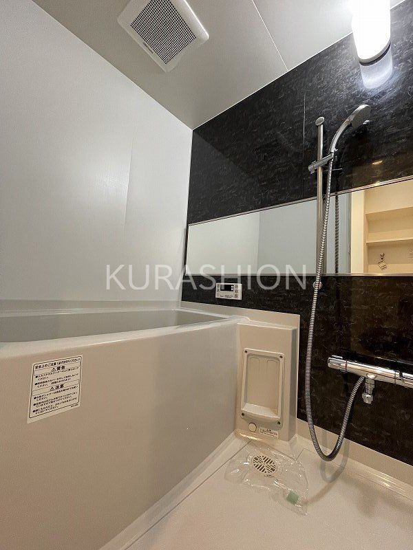 バス・シャワールーム　※同型シリーズ参考写真