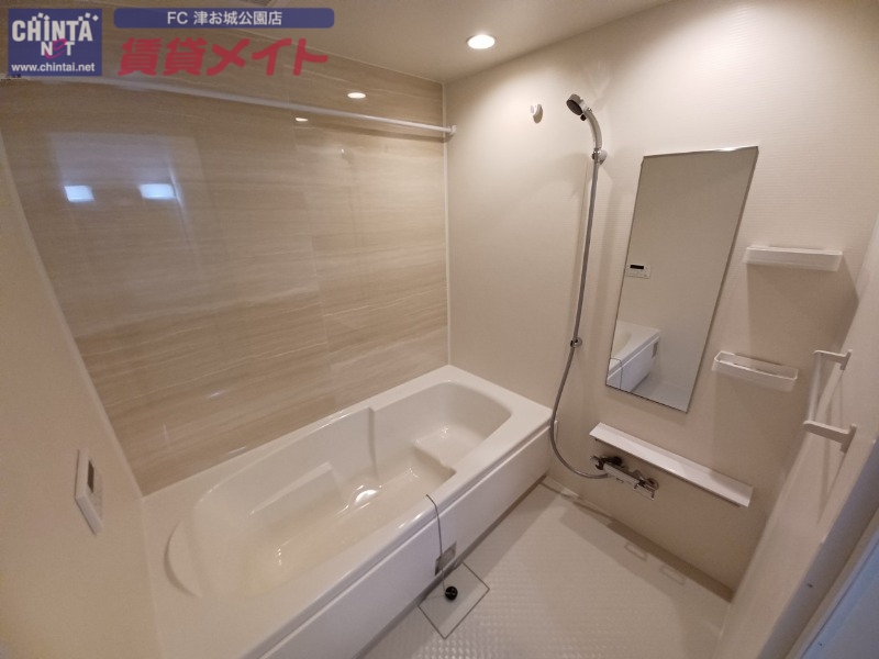 バス・シャワールーム　同型部屋写真です。