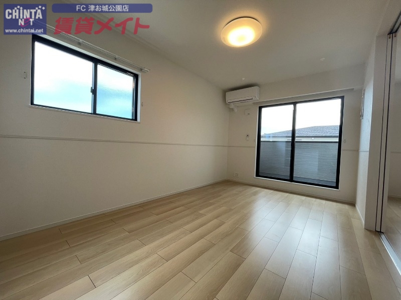 居室・リビング　同型部屋写真です。