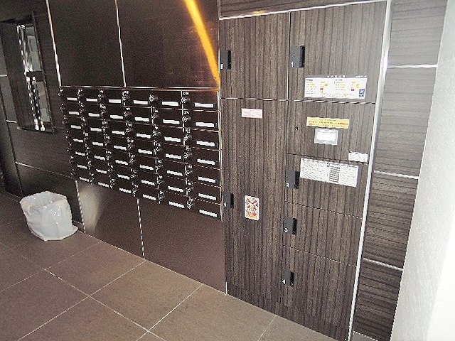 ロビー　宅配ボックスあり