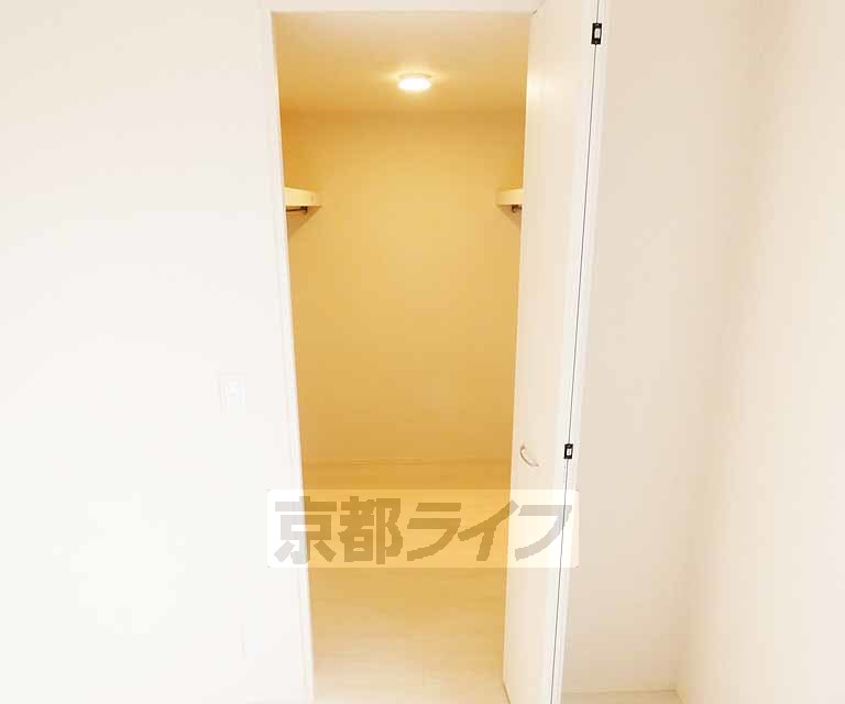 収納　１０２号室１ＬＤＫ写真です