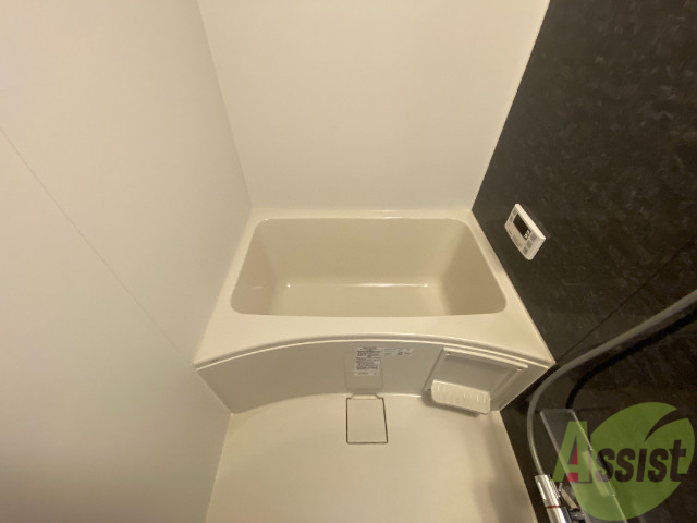 バス・シャワールーム　バスルームは広さがあって使いやすそうです。