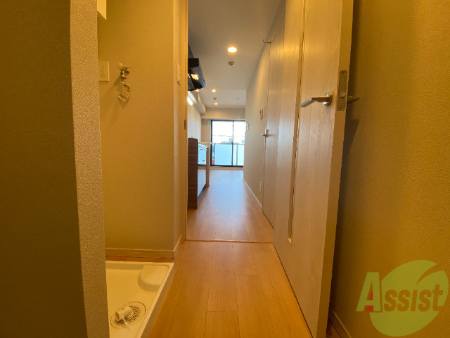 玄関　玄関から見た景色です。イメージできますか。