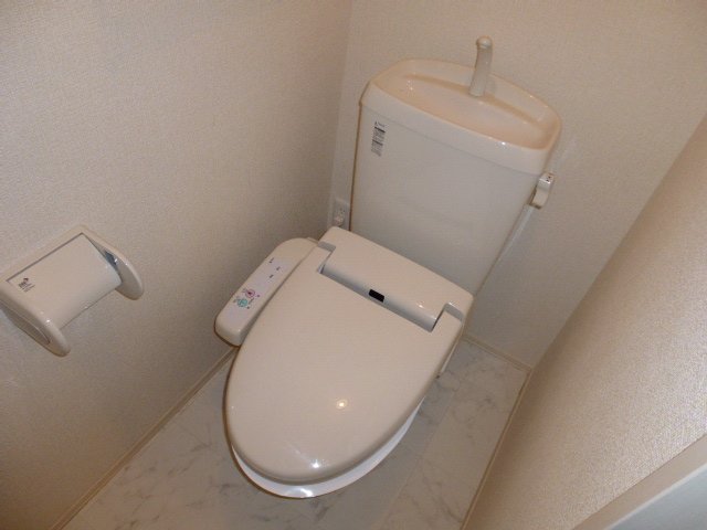 トイレ　シャワー付きトイレ