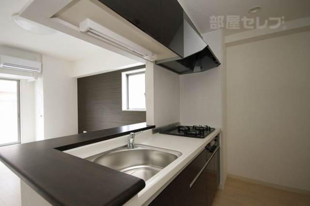 キッチン　壁紙の色が異なる場合が有ります。