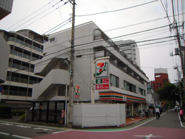 コンビニ　セブンイレブン（コンビニ）まで569m