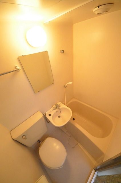 バス・シャワールーム　☆１日の疲れをゆっくり癒して下さい☆