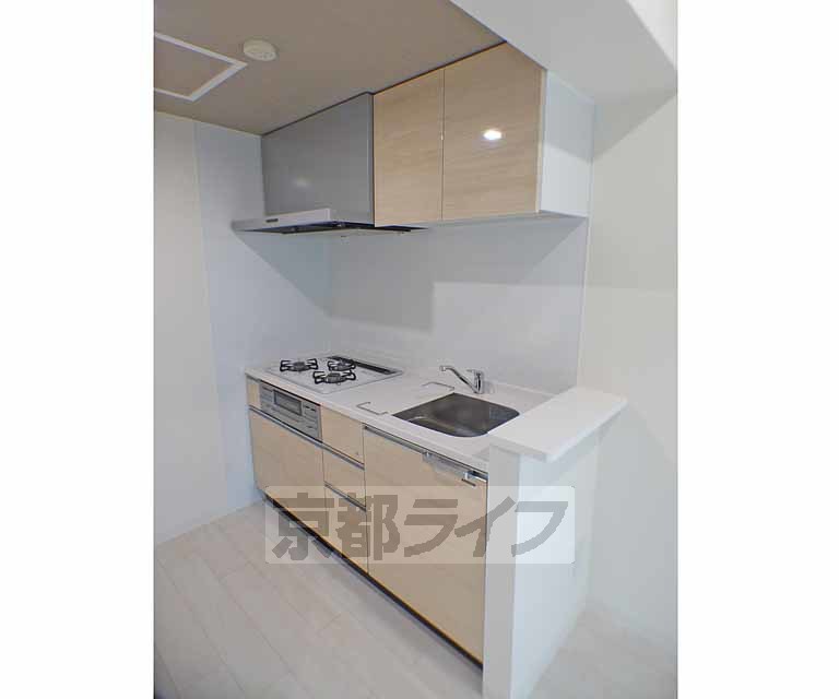 キッチン　ワイドサイズのシステムキッチンです。