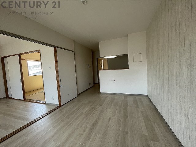 居室・リビング　南向き11帖のリビング♪