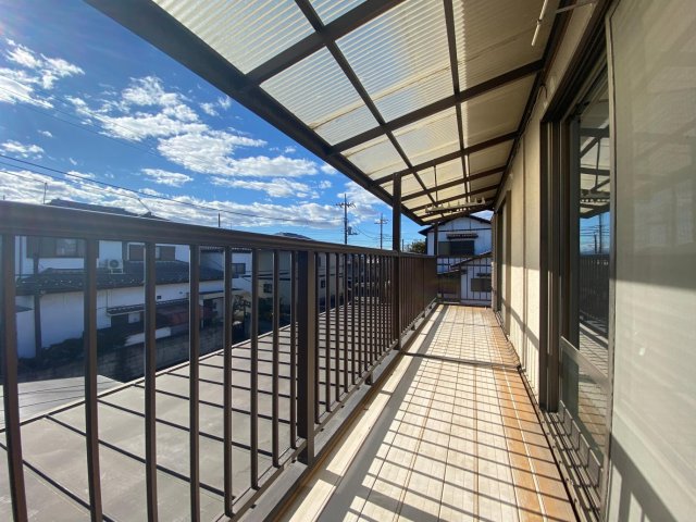 バルコニー　共働き＆子育て世帯の「一気に干したい！」ニーズに応えます！