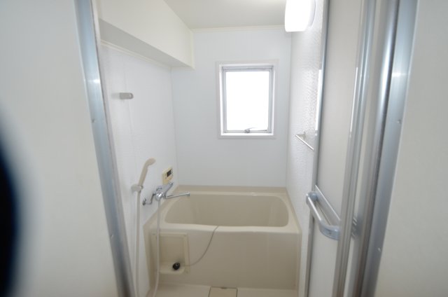 バス・シャワールーム　追い焚き機能付き