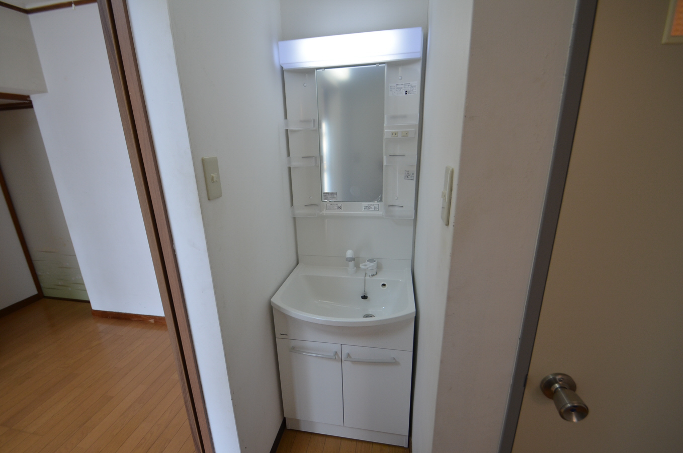 洗面設備　洗髪洗面化粧台