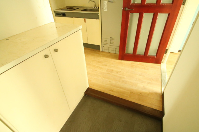 玄関　玄関にはシューズボックスもついてるので、玄関周り片付きますね