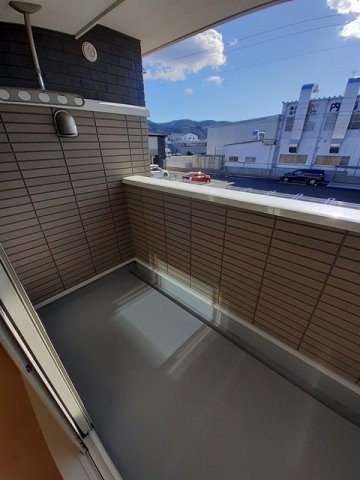 バルコニー　外からの目が気にならないバルコニーで洗濯物が干せます