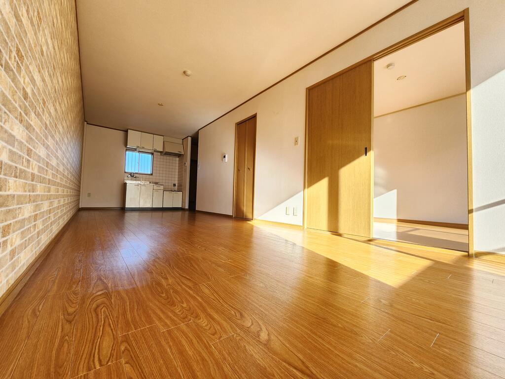 居室・リビング　同建物類似部屋参考画像です