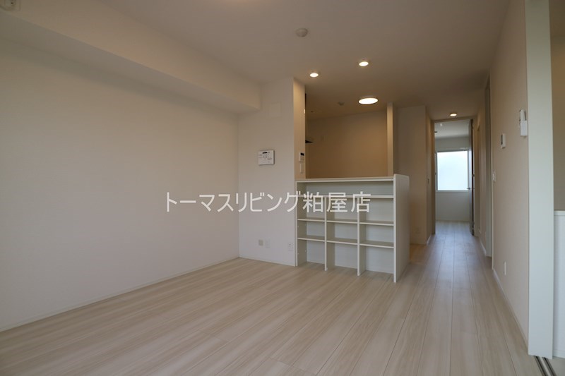 居室・リビング　写真は度型別物件（現況優先）