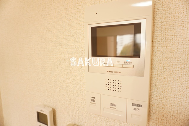 セキュリティ　女性の方でも安心のモニター付きインターフォン♪