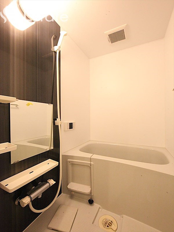 バス・シャワールーム　バスルーム