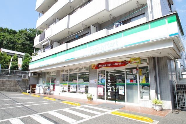 コンビニ　ファミリーマートコウヤ長津田町店（コンビニ）まで435m