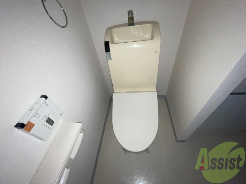 トイレ　嬉しいウォシュレット機能付きです。シャワートイレは便利ですね