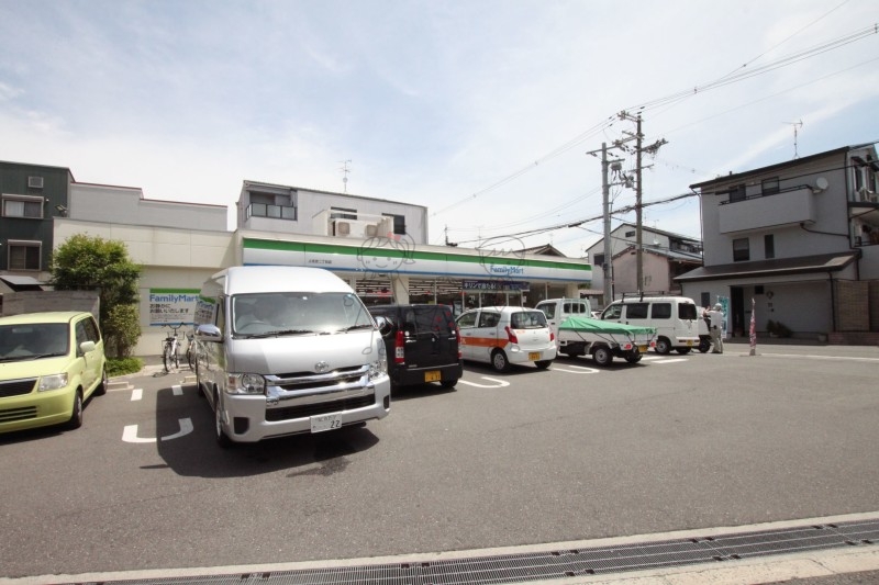 コンビニ　ファミリーマート上住吉二丁目店（コンビニ）まで330m