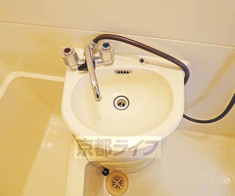 洗面設備　洗面台です。