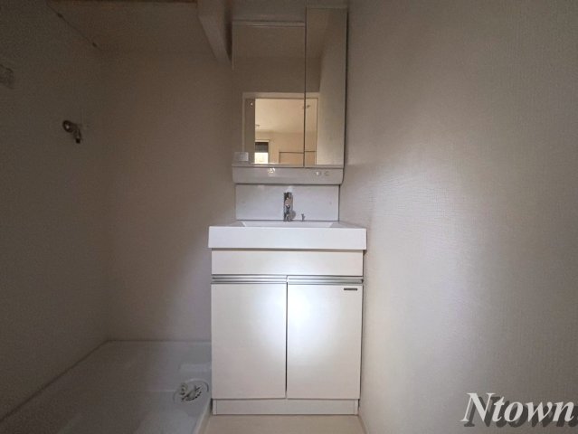 洗面設備　独立洗面化粧台付き