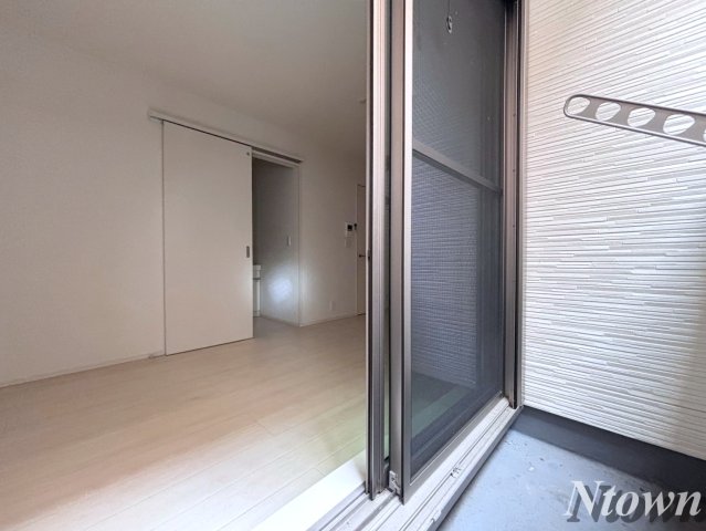 バルコニー　外からの目が気にならないバルコニーで洗濯物が干せます