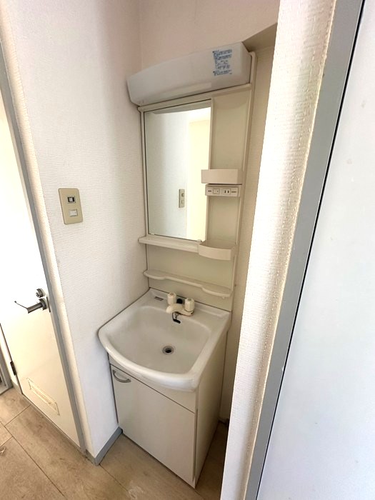 洗面設備　ファミリータイプには必ず欲しい独立洗面台付きで朝の準備もらく