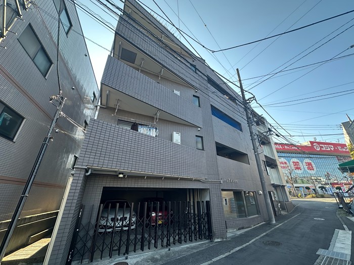 建物外観　東急田園都市線「梶が谷」駅まで徒歩6分！便利な立地の4階建て