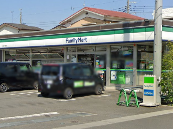 コンビニ　ファミリーマート（コンビニ）まで167m