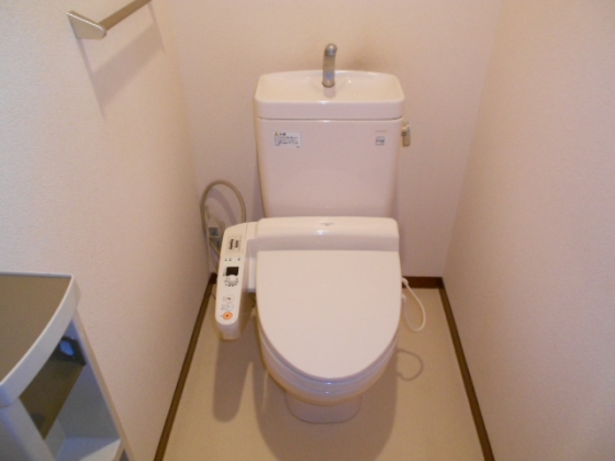 トイレ　※同間取り別部屋の写真です。