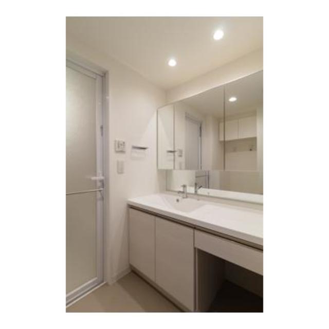 洗面設備　※写真は同タイプ住戸です。