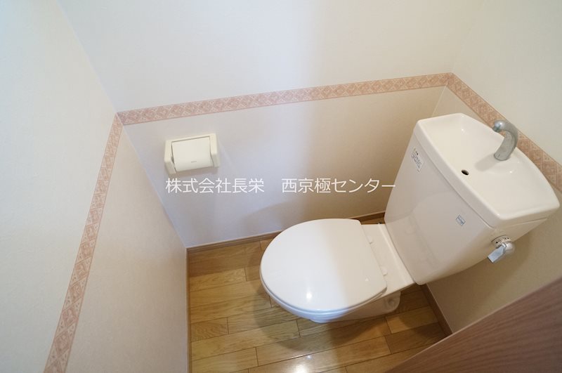 トイレ　※同タイプ101号室の写真です★（実際のお部屋とは異なります