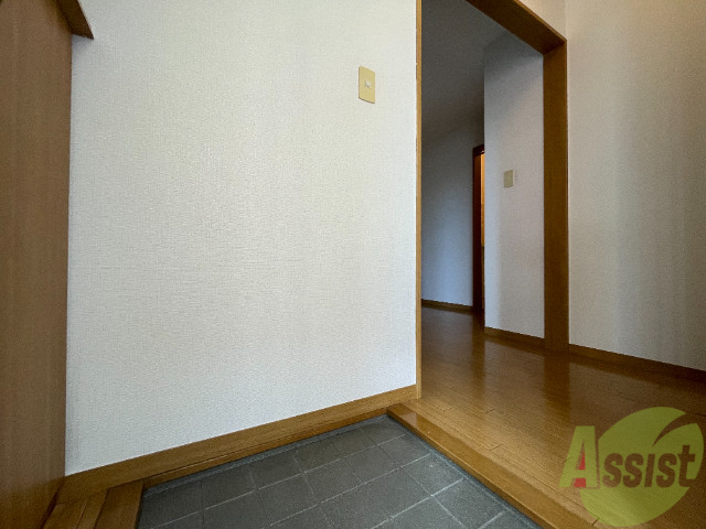 玄関　玄関でございます。毎日の出入りはこちらから。