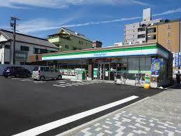 コンビニ　ファミリーマート 中川八田店（コンビニ）まで219m