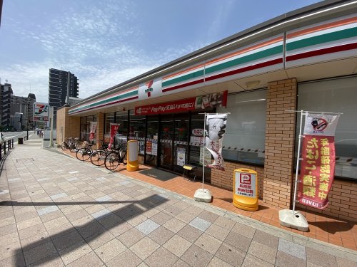 コンビニ　セブンイレブン JR放出駅西店（コンビニ）まで152m