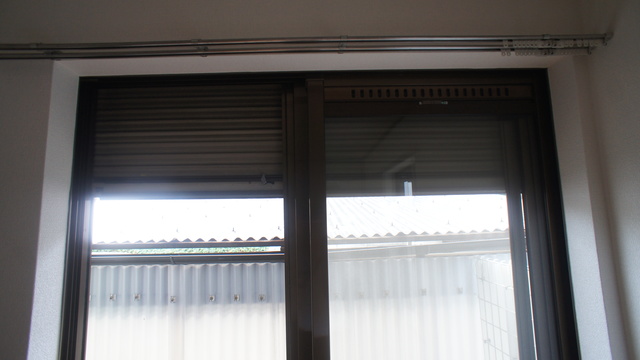 セキュリティ　シャッター設置済みです♪旅行や遠出もこれで安心ですね！