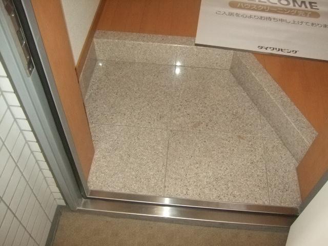 玄関　玄関（別号室参照）