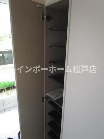 収納　ちょっとした収納スペースも充実しています