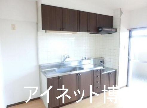 キッチン　調理スペースも広く料理が捗りそうですね