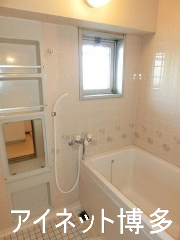 バス・シャワールーム　1日の疲れをこちらで流してください