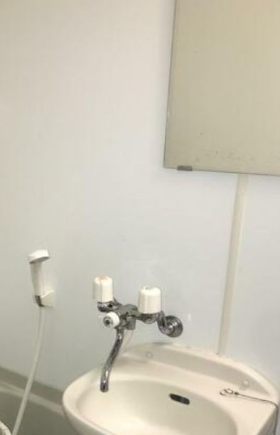 洗面設備　(同一仕様写真)