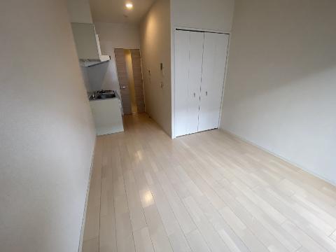 居室・リビング　室内